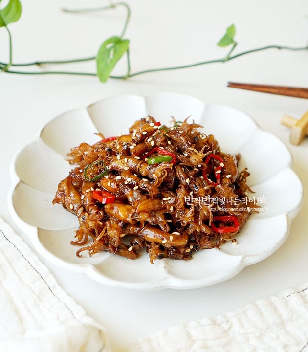 쫄깃한 식감이 일품인 꼴뚜기볶음 레시피 2인분 40분 완성 평점 4.7점(24) 레시피 이미지 - 1