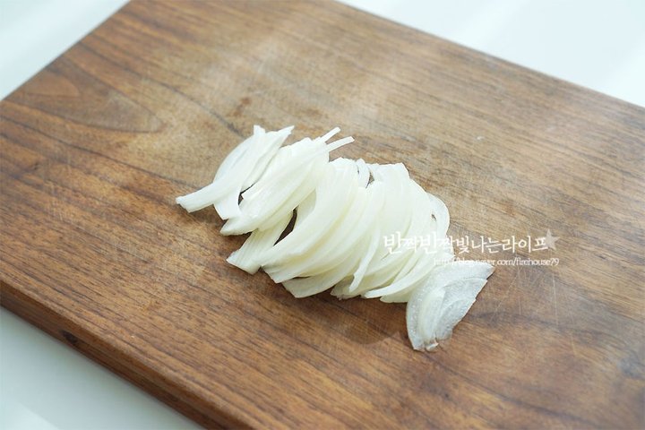 매콤새콤 향긋한 부추무침 부추겉절이 레시피 3인분 10분 완성 평점 4.7점(98) 레시피 이미지 - 3