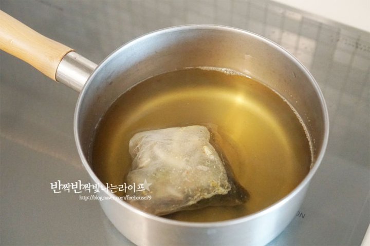 시원하고 든든한 바지락칼국수 레시피 1인분 1시간 15분 완성 평점 5.0점(76) 레시피 이미지 - 5