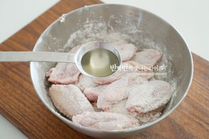 콜라겐이 풍부한 고소한 닭날개조림 레시피 2인분 1시간 완성 평점 4.9점(19) 레시피 이미지 - 4
