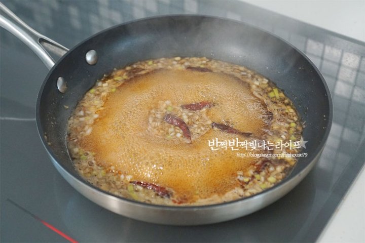콜라겐이 풍부한 고소한 닭날개조림 레시피 2인분 1시간 완성 평점 4.9점(19) 레시피 이미지 - 8