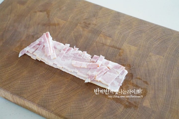 꾸덕하고 깊은 맛의 베이컨버섯크림리조또 레시피 2인분 30분 완성 평점 4.8점(34) 레시피 이미지 - 3