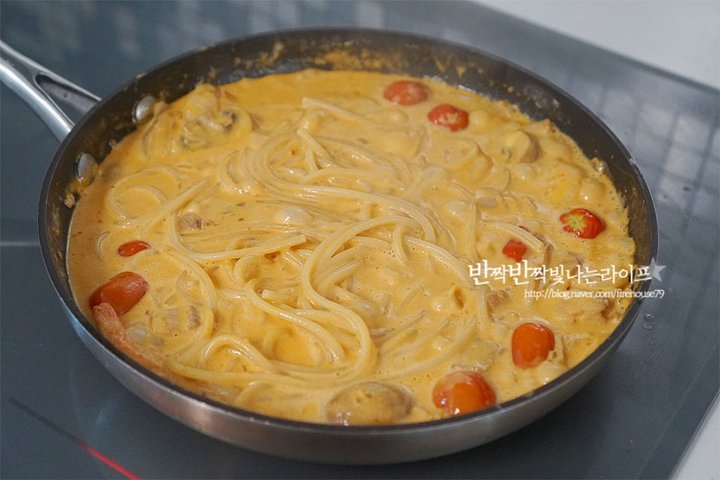 부드럽고 깊은 로제파스타 레시피 2인분 25분 완성 평점 4.9점(42) 레시피 이미지 - 13