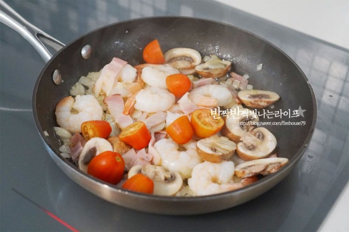 부드럽고 깊은 로제파스타 레시피 2인분 25분 완성 평점 4.9점(42) 레시피 이미지 - 9