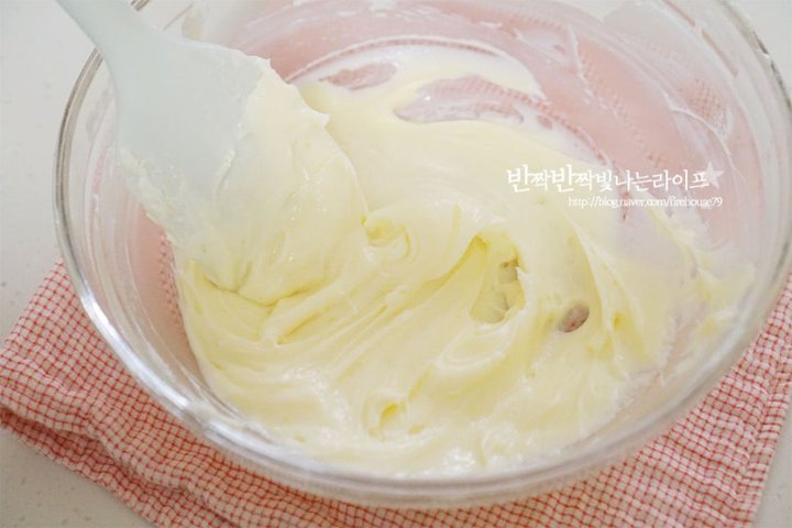 꾸덕하고 스모키한 바스크치즈케이크 레시피 2인분 1시간 완성 평점 4.8점(81) 레시피 이미지 - 3
