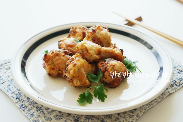 바삭한 닭봉구이 에어프라이어 레시피 2인분 1시간 50분 완성 평점 4.7점(72) 레시피 이미지 - 1