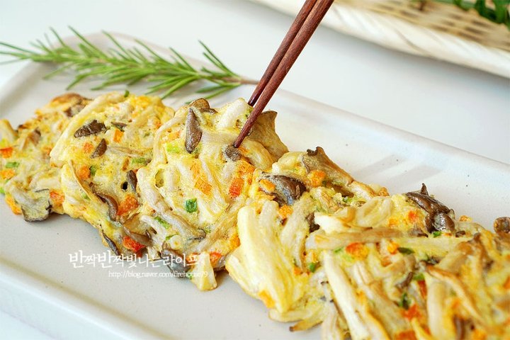 노릇하고 바삭한 느타리버섯전 레시피 2인분 30분 완성 평점 4.9점(44) 레시피 이미지 - 1