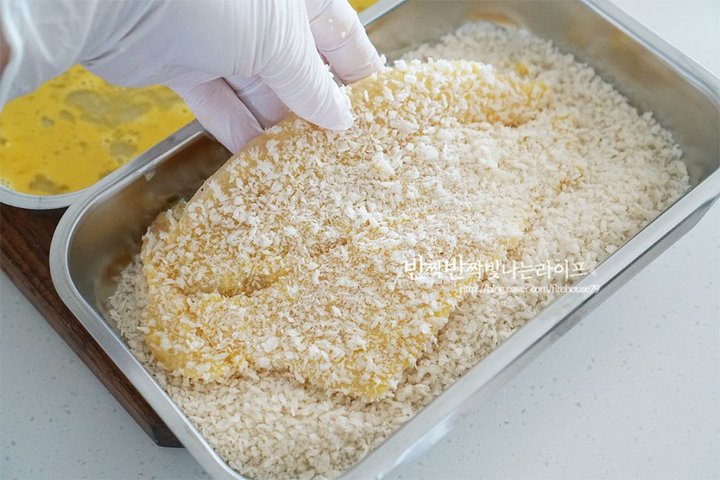 바삭바삭 담백한 생선까스 레시피 3인분 35분 완성 평점 5.0점(80) 레시피 이미지 - 7