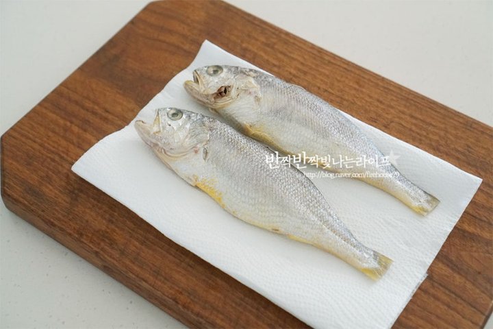 겉은 바삭하고 속은 촉촉한 굴비구이 레시피 2인분 35분 완성 평점 4.8점(97) 레시피 이미지 - 6