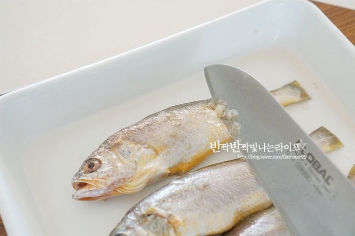 노릇노릇 밥도둑 조기구이 레시피 3인분 30분 완성 평점 4.7점(21) 레시피 이미지 - 5