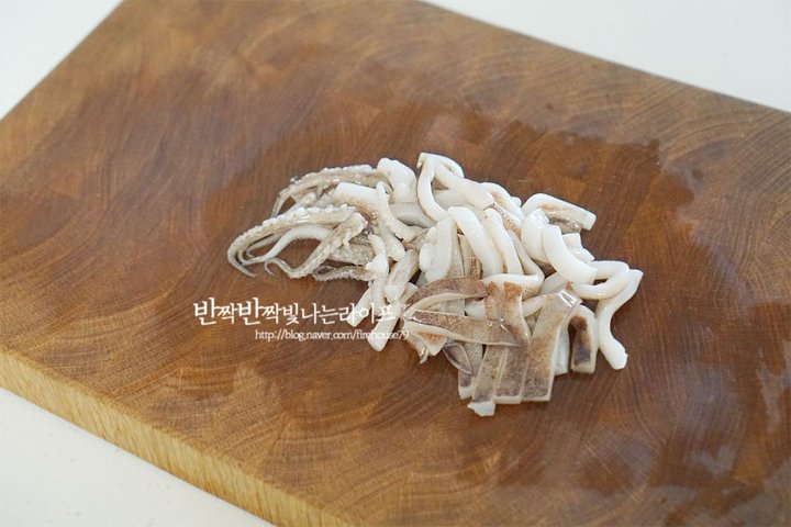 비 오는 날 생각나는 바삭한 해물파전 레시피 2인분 20분 완성 평점 5.0점(24) 레시피 이미지 - 4