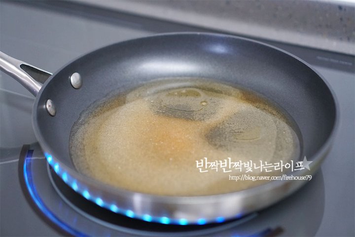 바삭 달달한 건강간식 호두강정 레시피 2인분 30분 완성 평점 4.7점(51) 레시피 이미지 - 6