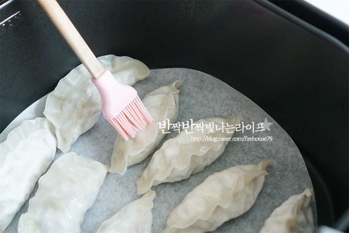 중화풍의 바삭바삭한 깐풍만두 레시피 2인분 45분 완성 평점 4.7점(73) 레시피 이미지 - 2