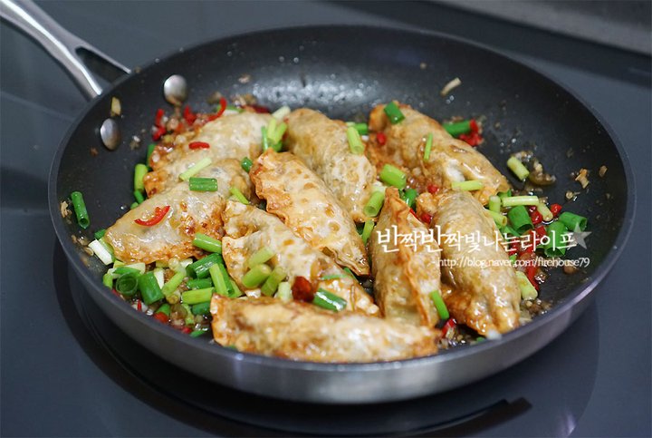 중화풍의 바삭바삭한 깐풍만두 레시피 2인분 45분 완성 평점 4.7점(73) 레시피 이미지 - 12