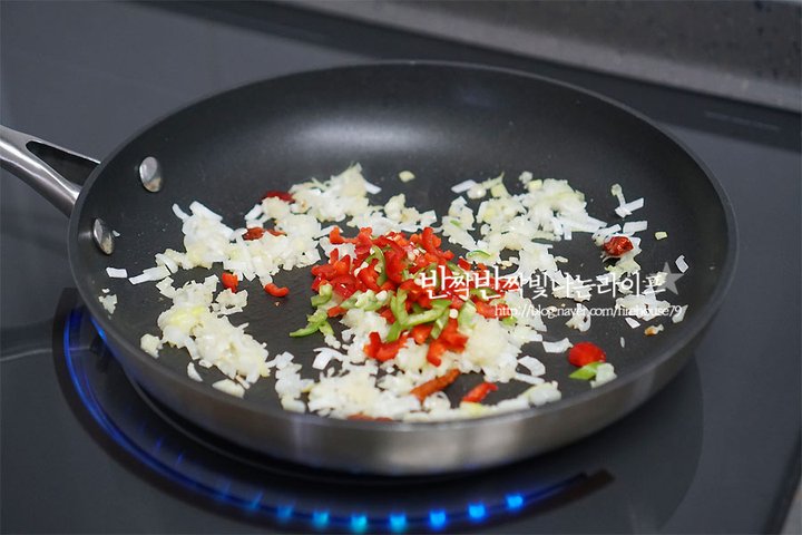 중화풍의 바삭바삭한 깐풍만두 레시피 2인분 45분 완성 평점 4.7점(73) 레시피 이미지 - 9