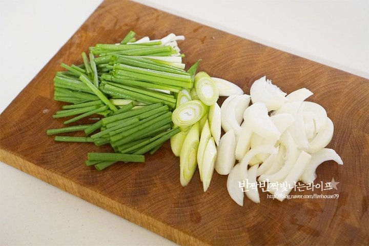 아삭하고 깔끔한 열무물김치 레시피 8인분 1시간 20분 완성 평점 4.7점(79) 레시피 이미지 - 9