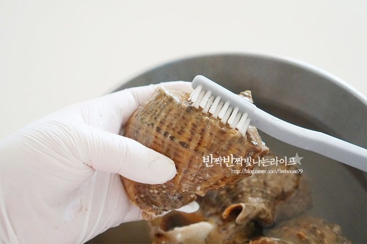 꼬들꼬들 신선한 소라숙회 레시피 2인분 25분 완성 평점 5.0점(91) 레시피 이미지 - 2