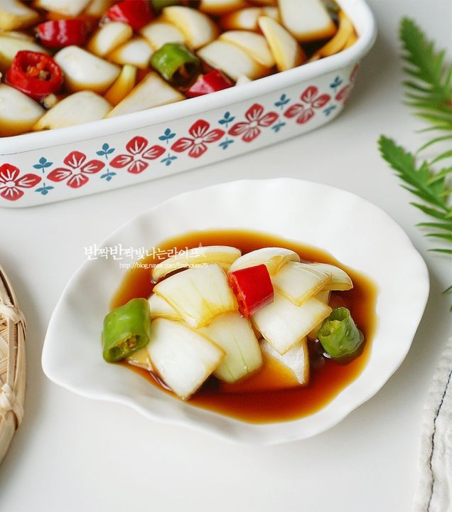 아삭하고 짭조름한 양파장아찌 레시피 4인분 25분 완성 평점 4.9점(64) 레시피 이미지 - 9