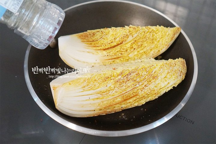 아삭아삭하고 단맛의 알배추샐러드 레시피 3인분 20분 완성 평점 5.0점(25) 레시피 이미지 - 7