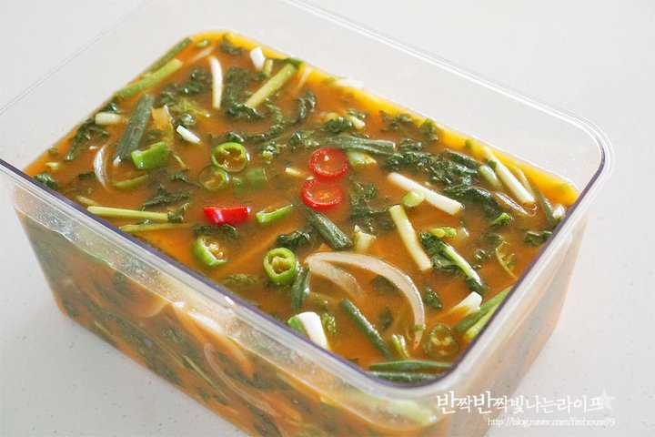 아삭한 식감의 얼갈이열무물김치 레시피 8인분 1시간 20분 완성 평점 4.7점(18) 레시피 이미지 - 17