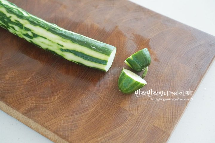 새콤한 오이부추무침 오이무침 레시피 2인분 20분 완성 평점 5.0점(33) 레시피 이미지 - 3