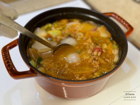 칼칼한 백종원 청국장 김치청국장찌개 레시피 3인분 30분 완성 평점 4.9점(54) 레시피 이미지 - 8