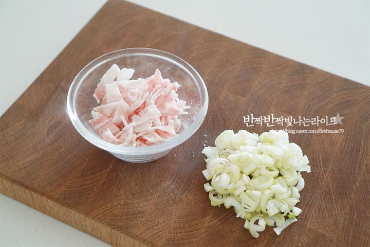 간단한 한 끼 식사인 순두부열라면 레시피 1인분 15분 완성 평점 4.7점(48) 레시피 이미지 - 4