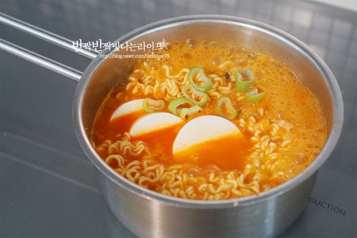 간단한 한 끼 식사인 순두부열라면 레시피 1인분 15분 완성 평점 4.7점(48) 레시피 이미지 - 10