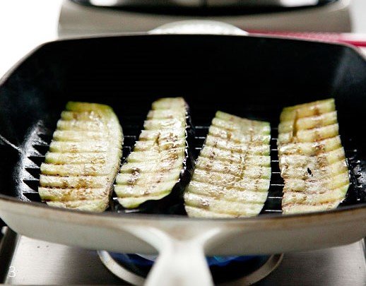 부드럽고 깊은 풍미의 가지 파르미지아나 레시피 2인분 2시간 완성 평점 4.9점(39) 레시피 이미지 - 4