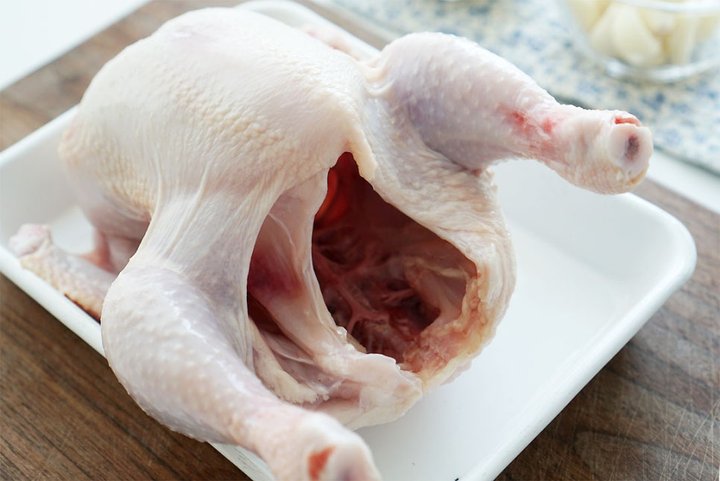 힘이 나는 보양식 누룽지삼계탕 레시피 2인분 1시간 50분 완성 평점 5.0점(68) 레시피 이미지 - 4