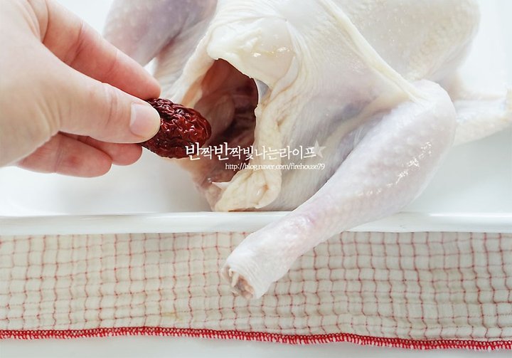 원기회복을 도와주는 녹두삼계탕 레시피 4인분 5시간 완성 평점 4.7점(19) 레시피 이미지 - 4