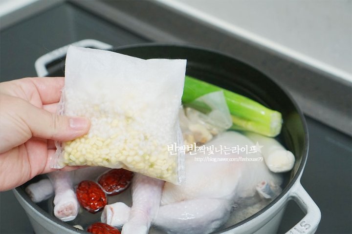 원기회복을 도와주는 녹두삼계탕 레시피 4인분 5시간 완성 평점 4.7점(19) 레시피 이미지 - 8