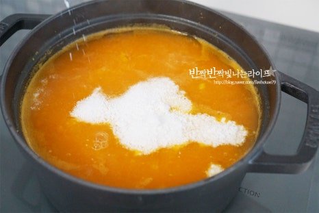 온 가족이 좋아하는 달콤한 늙은호박죽 레시피 2인분 1시간 5분 완성 평점 5.0점(94) 레시피 이미지 - 11