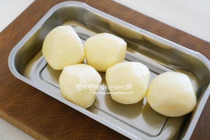 포슬포슬 구수한 감자삶는법 레시피 4인분 45분 완성 평점 4.9점(31) 레시피 이미지 - 3