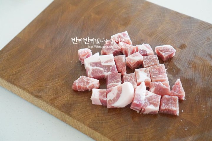 고슬고슬하고 고소한 목살필라프 레시피 2인분 2시간 35분 완성 평점 5.0점(40) 레시피 이미지 - 2