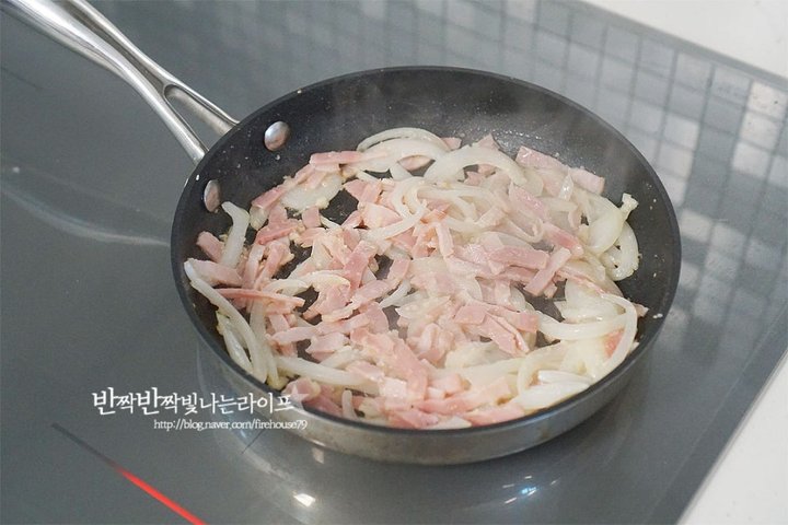 포슬포슬 고소한 감자 치즈 그라탕 레시피 2인분 40분 완성 평점 4.7점(38) 레시피 이미지 - 4
