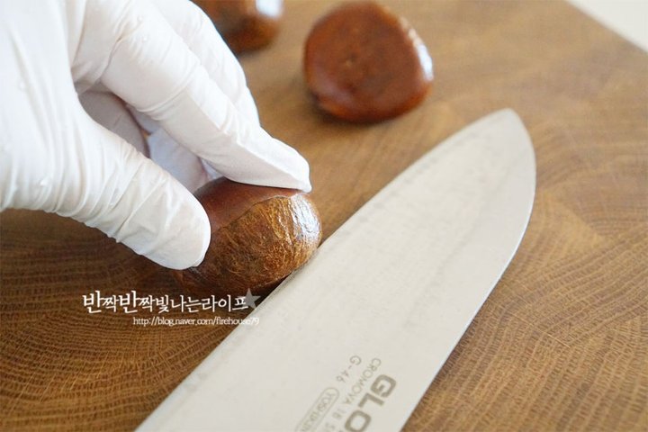 포스포슬한 겨울 간식 군밤 레시피 3인분 35분 완성 평점 4.7점(73) 레시피 이미지 - 3