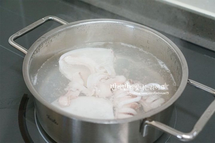 술안주로 좋은 신선한 갑오징어숙회 레시피 2인분 20분 완성 평점 4.7점(31) 레시피 이미지 - 7