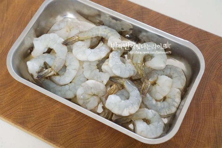 고소한 새우버터구이 갈릭버터 새우구이 레시피 2인분 20분 완성 평점 4.9점(50) 레시피 이미지 - 2
