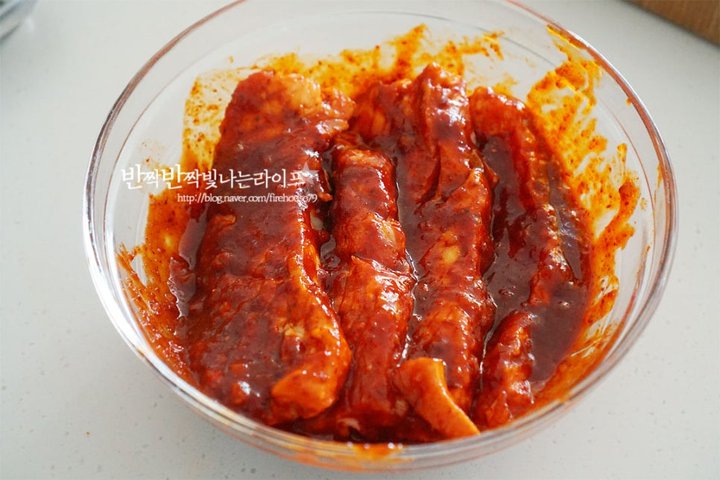 매콤달콤 고추장 삼겹살 레시피 3인분 30분 완성 평점 4.9점(82) 레시피 이미지 - 5