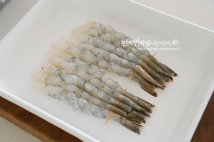 노릇노릇 탱글한 새우전 레시피 4인분 35분 완성 평점 5.0점(90) 레시피 이미지 - 5