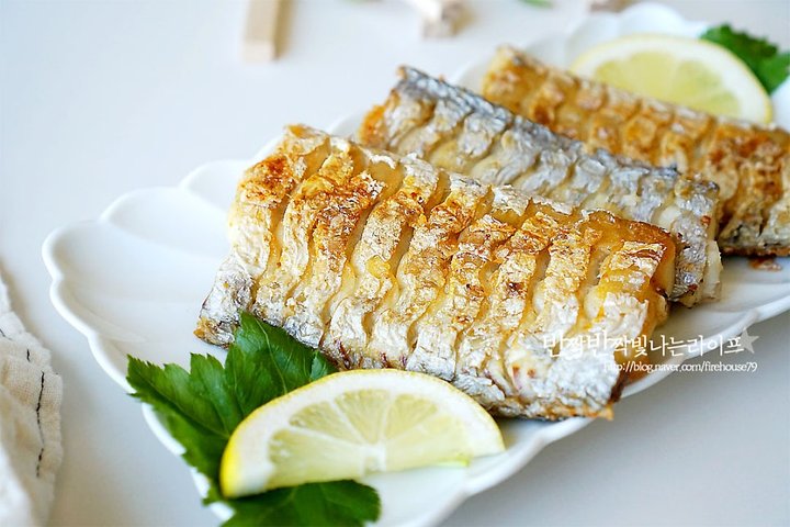 노릇한 갈치구이 레시피 1인분 20분 완성 평점 5.0점(60) 레시피 이미지 - 1