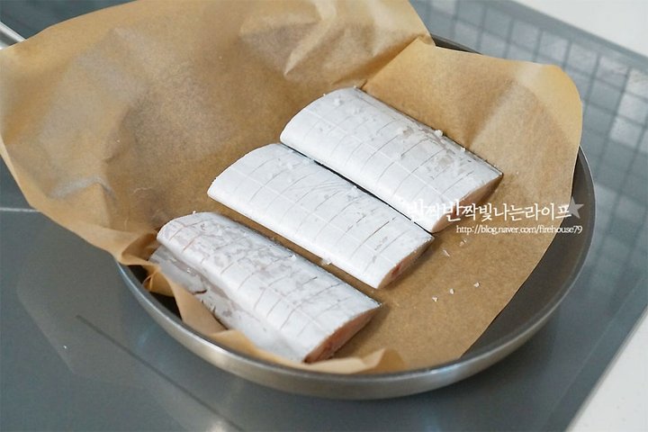 노릇한 갈치구이 레시피 1인분 20분 완성 평점 5.0점(60) 레시피 이미지 - 7