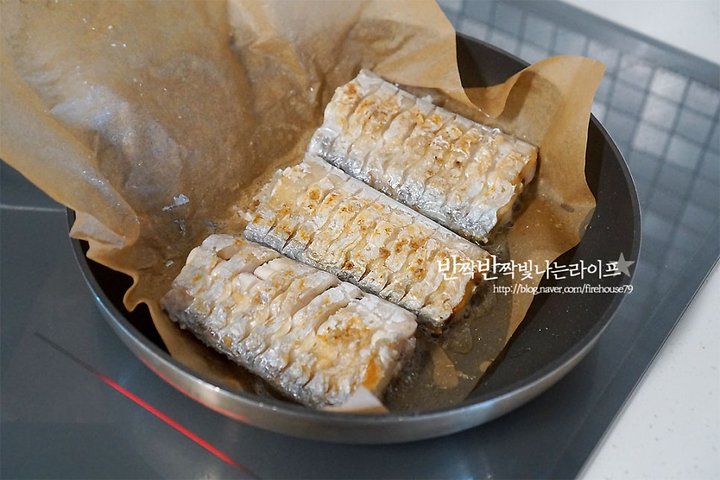 노릇한 갈치구이 레시피 1인분 20분 완성 평점 5.0점(60) 레시피 이미지 - 9