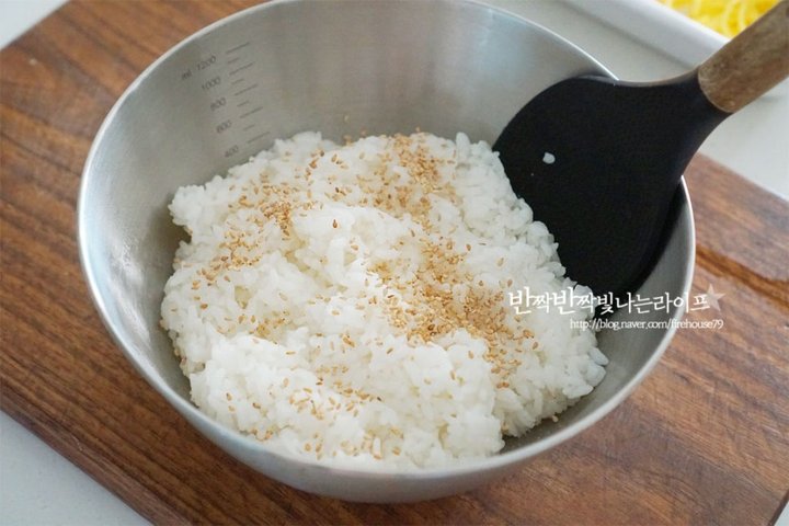 정성 가득 아이들이 좋아하는 불고기김밥 레시피 2인분 35분 완성 평점 4.7점(24) 레시피 이미지 - 11
