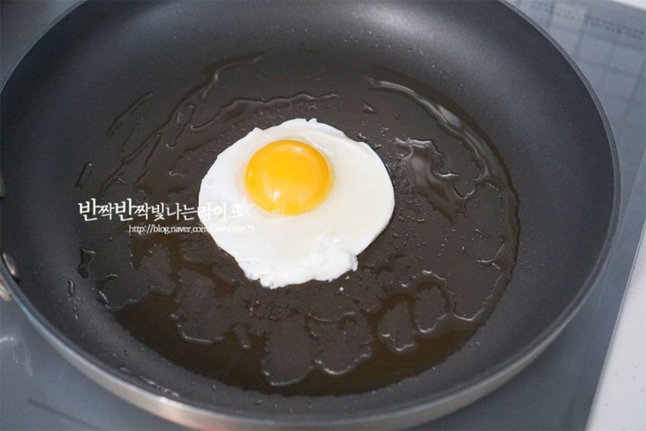 든든하고 간단한 김치볶음밥 레시피 2인분 25분 완성 평점 5.0점(78) 레시피 이미지 - 11