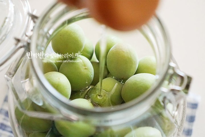  홍쌍리 명인의 달달한 매실청 레시피 10인분 3시간 20분 완성 평점 5.0점(90) 레시피 이미지 - 7