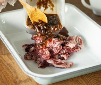 두 그릇 먹고 싶어지는 맛의 갈빗살 & 건나물 비빔밥 레시피 2인분 55분 완성 평점 4.8점(47) 레시피 이미지 - 2