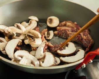 두 그릇 먹고 싶어지는 맛의 갈빗살 & 건나물 비빔밥 레시피 2인분 55분 완성 평점 4.8점(47) 레시피 이미지 - 3