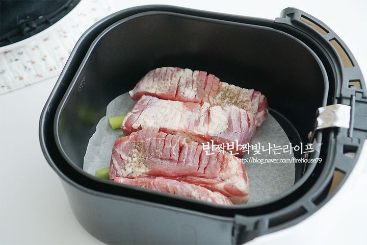 육즙 가득 간단한 통삼겹구이 레시피 4인분 1시간 45분 완성 평점 5.0점(84) 레시피 이미지 - 4